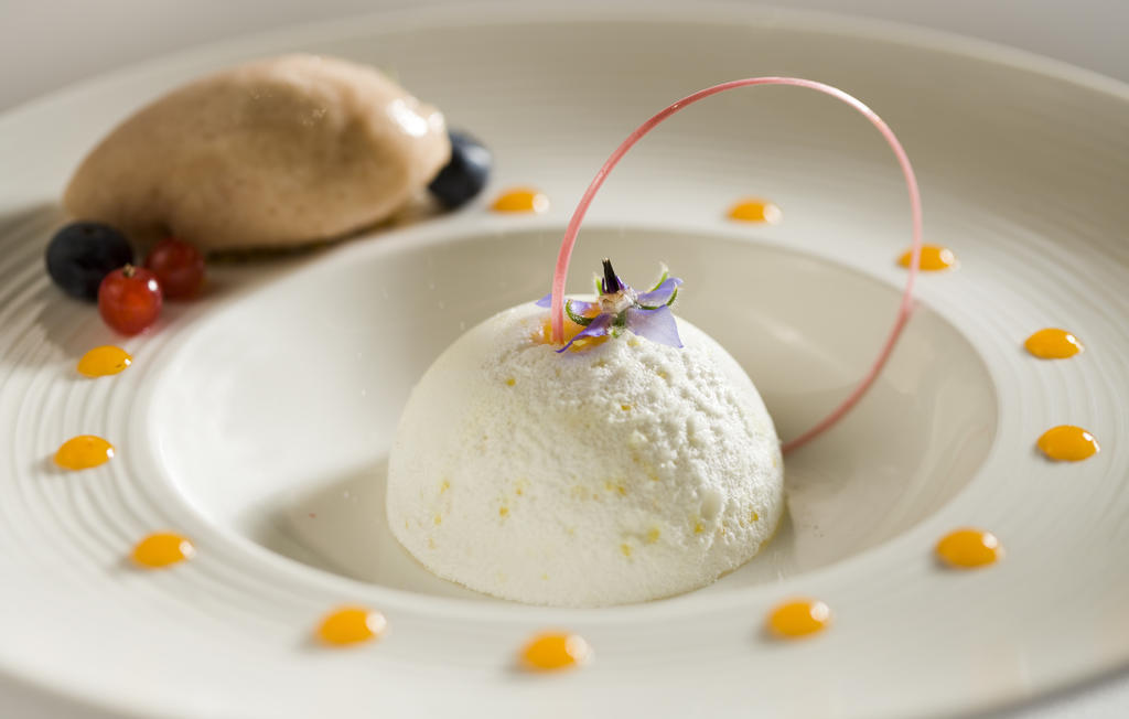 Hotel-Restaurant Les Caudalies Arbois Eksteriør billede