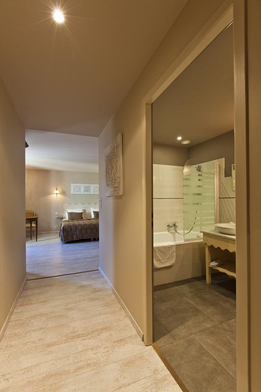 Hotel-Restaurant Les Caudalies Arbois Eksteriør billede