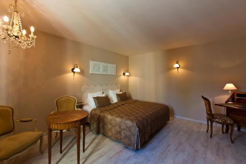 Hotel-Restaurant Les Caudalies Arbois Eksteriør billede